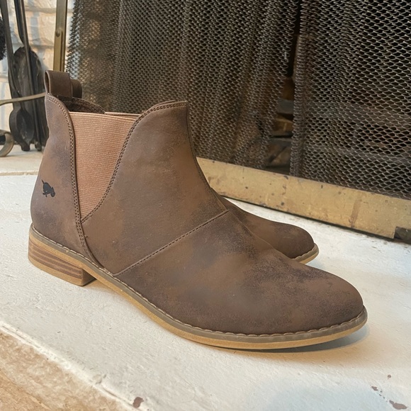 Brown Rocket Dog Ankle Boots - Picture 2 of 10